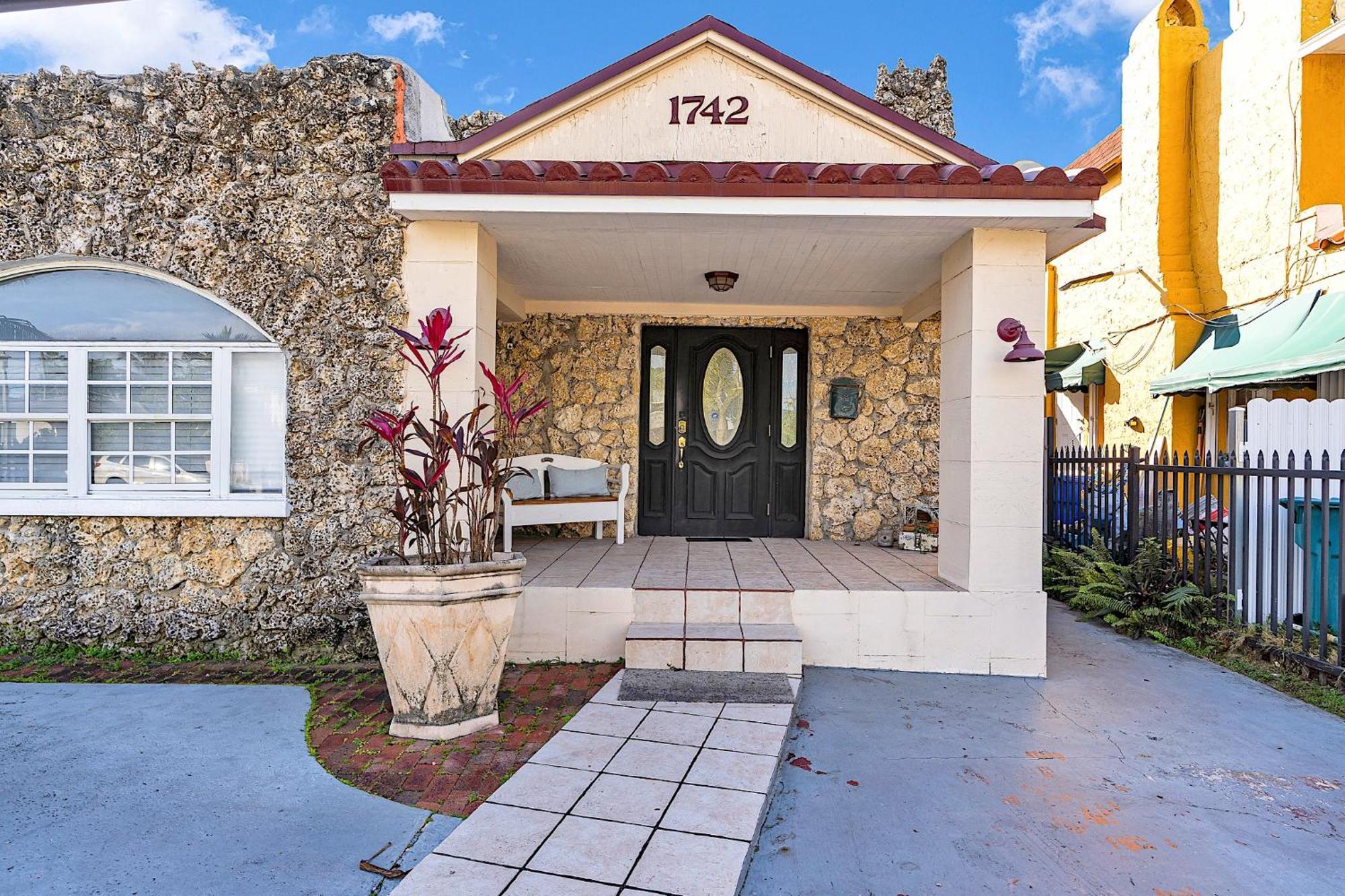 Boho Studio In Little Havana Майами Экстерьер фото